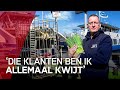 Richard deelt onverkoopbare bloemen uit bij pontje: 'Van binnen huil ik'