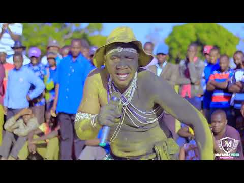 MADEBE JINASA ft LUNG'WECHA MWANITULI_wakiwa live(directedy by mayamba)