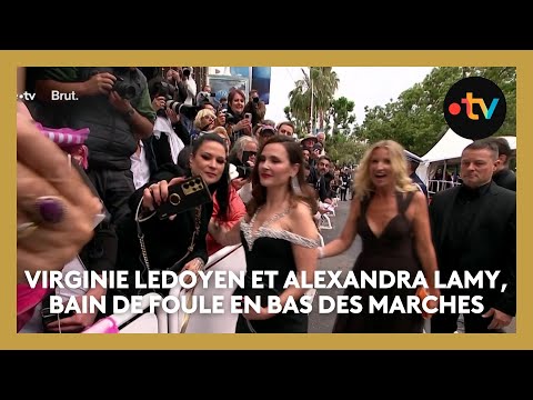 #Cannes2024 : Alexandra Lamy et Virginie Ledoyen rencontrent le public en bas des marches
