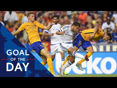 Eden Hazard embarrasses Barcelona defence! | Goal of the Day