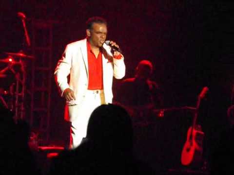 Isley Brothers - Footsteps In The Dark (Live 2013)