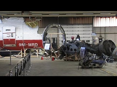 MH17: árulkodó apró fémdarabka a roncsok között