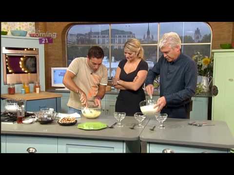 Laughs with This Morning Chef Gino D'Acampo and Holly Willoughby on This Morning