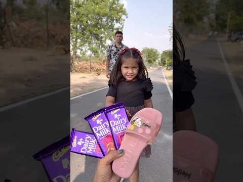 Akshita ko chocolate 🍫 mili😊😛