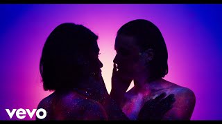 Musik-Video-Miniaturansicht zu A Un Beso Songtext von Danna Paola