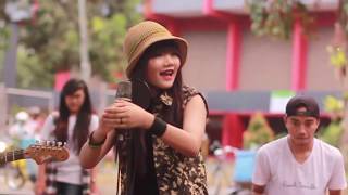 Download lagu Nonna 3in1 - Salam mesin kanan ( music Video) mp3 Download lagu Nonna 3in1 - Salam mesin kanan ( music Video) mp3