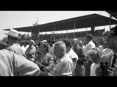 Videoclip de Where The Turf Meets The Surf — Bing Crosby