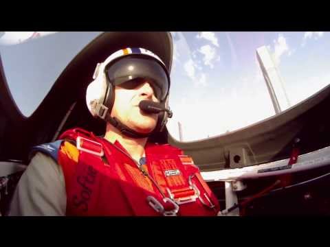 Red Bull Air Race 2014 Abu Dhabi: Matthias Dolderer © Red Bull