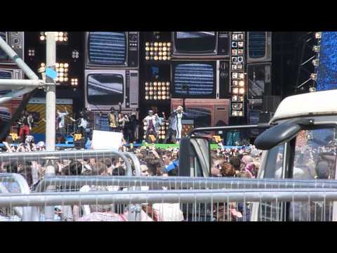 T4 on the Beach 2012 LIVE - Rita Ora performing R.I.P