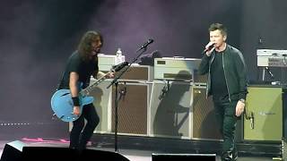 Foo Fighters &amp; Rick Astley - Never Gonna Give You Up - O2 Arena, London - September 2017