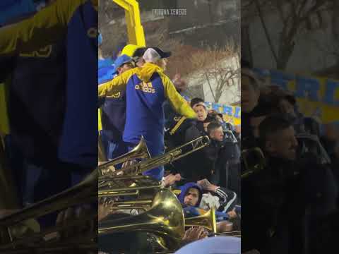 "Las gallinas son así " Barra: La 12 &bull; Club: Boca Juniors