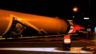 preview picture of video '30 meter lange kaneelstok in Oosterhout aangekomen (2013-06-24)'