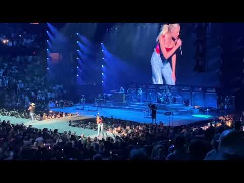 Kenny Chesney and Kelsea Ballerini My Hometown Live