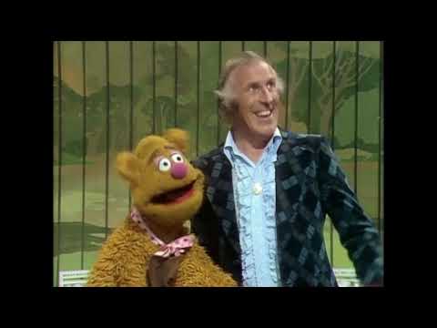 Muppet Songs: Bruce Forsythe and Fozzie Bear - Side by Side