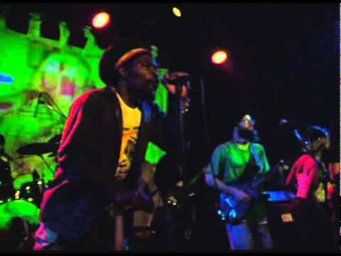 Apple Gabriel feat. Groundation - Why You So Craven Live