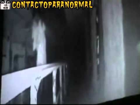 Geist in einem alten verlassenen Gefängnis