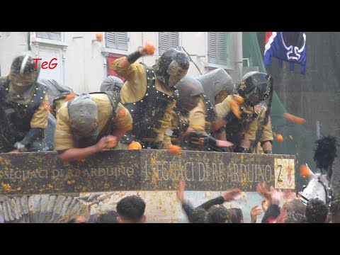 Battaglia arance carro Z vs Morte e Picche - Carnevale Ivrea 2023