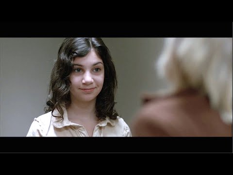 Vampire girl enters home uninvited. See what happens | Let The Right One In (original movie version)