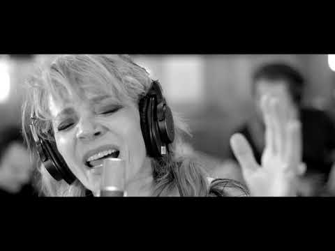 Keresztes Ildikó - Egészen, mert félig nem tudok