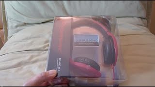 Video thumbnail for "First Look" Pioneer SE-MJ721 "Deep Bass" in Red headphones unboxing by Hi-Fi Insider