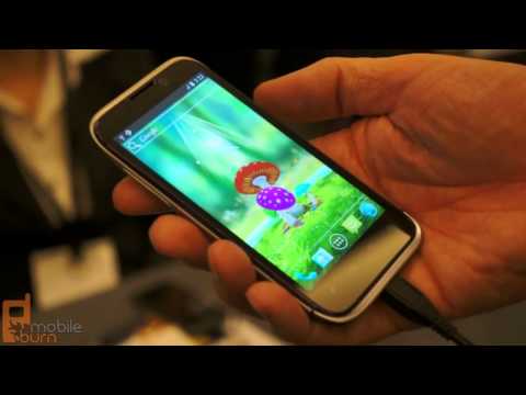 ZTE Era quad-core Android 4.0 smartphone live demo from MWC 2012