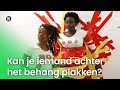 Kan je iemand achter het behang plakken? | NOJ