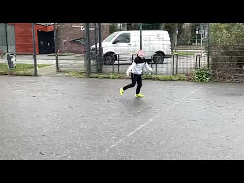 Tim Sijsling scoort in de Wippolder kooi de winnende goal