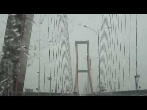 Suramadu Bridge crossing - Dec 2013