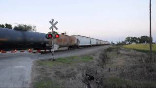 preview picture of video 'BNSF Freight Train Ely Missouri'