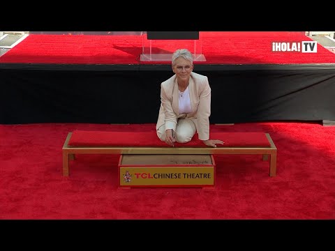Jamie Lee Curtis deja sus huellas en el Teatro Chino de Hollywood | ¡HOLA! TV