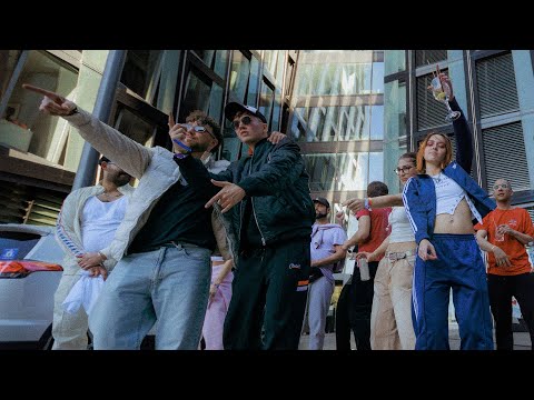 lagunenstyles and ich.bin.yako.