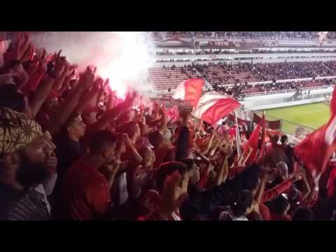 ""Como siempre te alentare..."" Barra: La Barra del Rojo • Club: Independiente