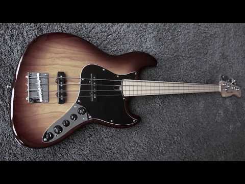 Sire Fretless Bass - V7 Vintage