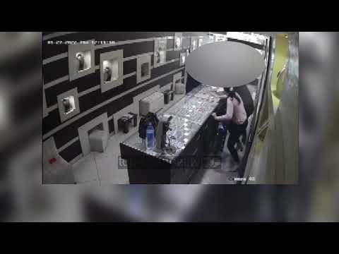 Top Channel/Momenti kur çifti tenton të vjedh argjendarinë në Shkodër, përleshet me shitëset