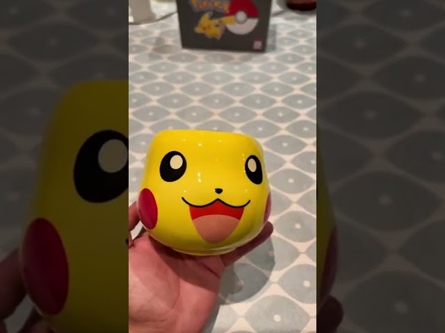 Vídeo relacionado con TAZA CERAMICA GLOBE 380 ML EN CAJA REGALO POKEMON PIKACHU