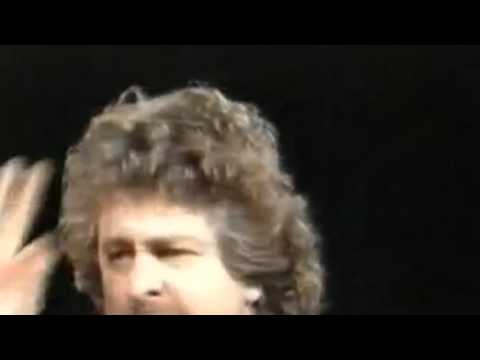 Beppe Grillo 1993: Il Presidente del Consiglio e... "la ripresina"!
