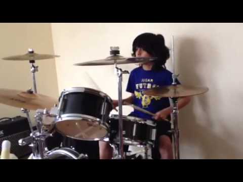 Raghav 8 Year Old Drummer - A Trick with No Sleeve Sound City