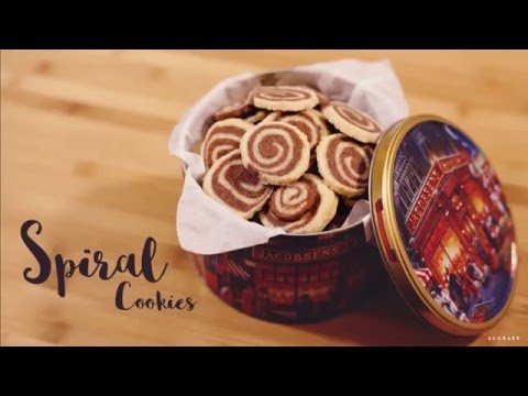 How to Make Chocolate and Vanilla Spiral Cookies