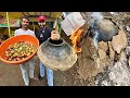 गोबर जलाकर मटकें में बना VALSAD का FAMOUS UMBADIYU ग�