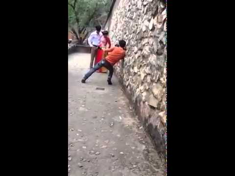 Thánh chụp hình đám cưới xuất hiện :))