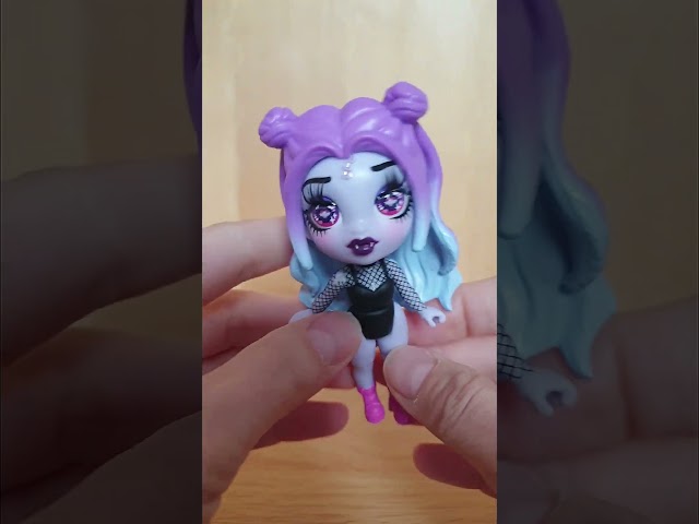 Vídeo relacionado con Zombaes Forever, Wild Vibes Deluxe Rest in Show - Muñecas Zombie y Accesorios, 2 Personajes de 8,9 cm, 2 Animales y Mucho más, Juguetes para niñas