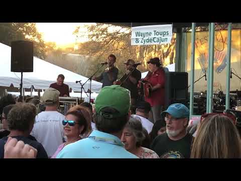 Festivals Acadiens 2022: Wayne Toups & ZydeCajun - "La Bouteille"