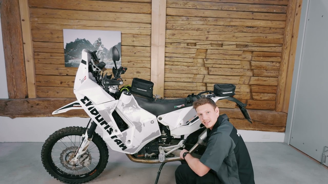 Enduristan Sandstorm 5.06 Tank Bag Video
