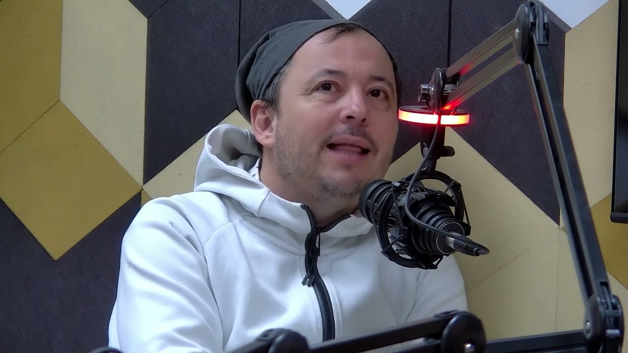 Kovalik Balázs: "Felemészt minket az értelmetlen versengés a semmiért"