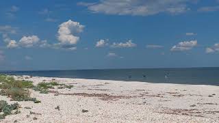 plaja neamenajata de la Gura Portiţei pe partea de nord