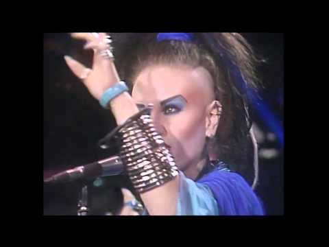 Alaska y Dinarama "A Quién Le Importa"