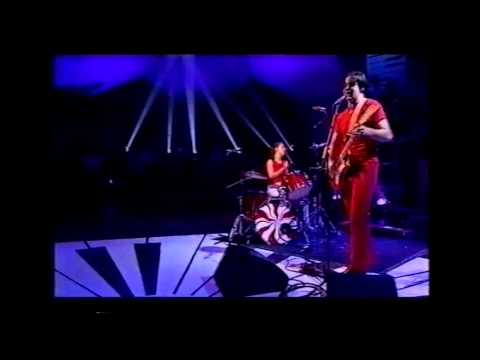 The White Stripes (Jools Holland '01) - Hotel Yorba / Fell in Love with a Girl / Let's Shake Hands