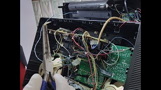 Video thumbnail for Lasonic TRC-975 - repair & cleaning - guess what i found inside by Retro Boombox