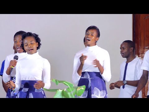 HARK VOICE MINISTERS PERFOMING (MWANAMKE) , CRATER SDA  CHURCH NAKURU FILMED BY CBS MEDIA