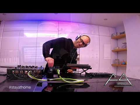 Florian Gasperini Live in the kitchen